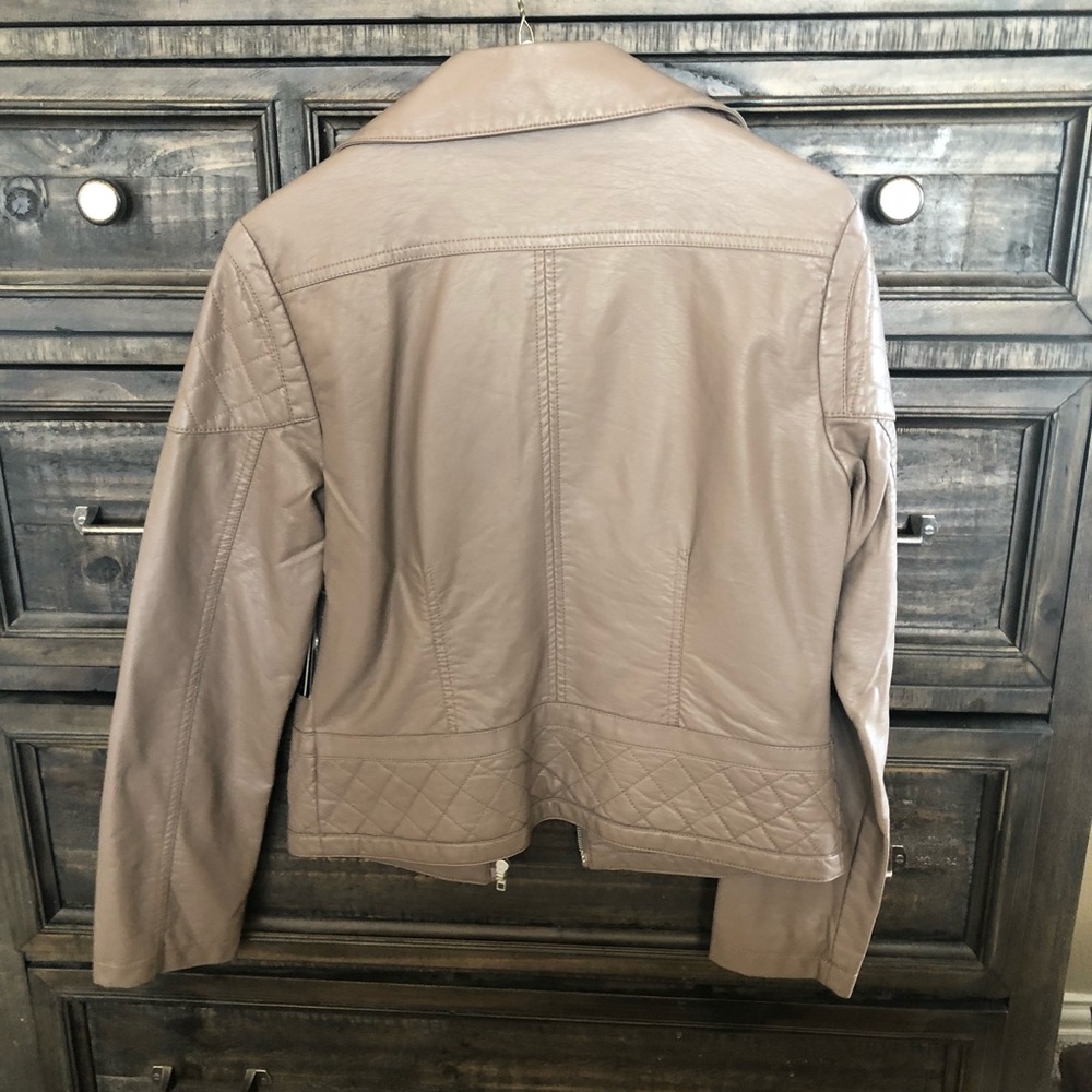 Leather jacket - Picture 2 of 4